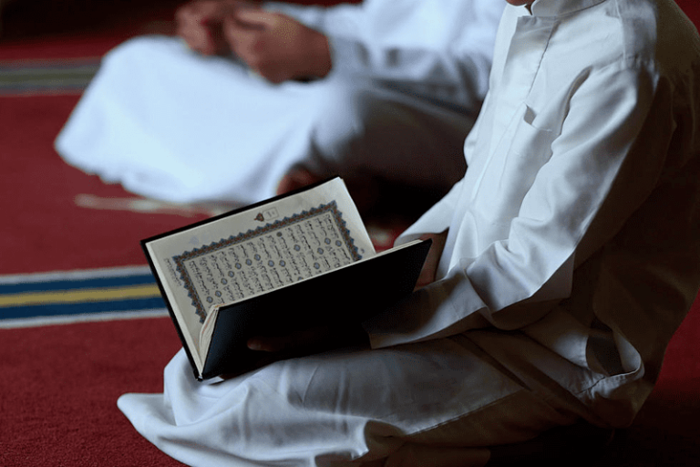 4 Tips Mudah Khatam 30 Juzuk Al-Quran Dalam Bulan Ramadhan!